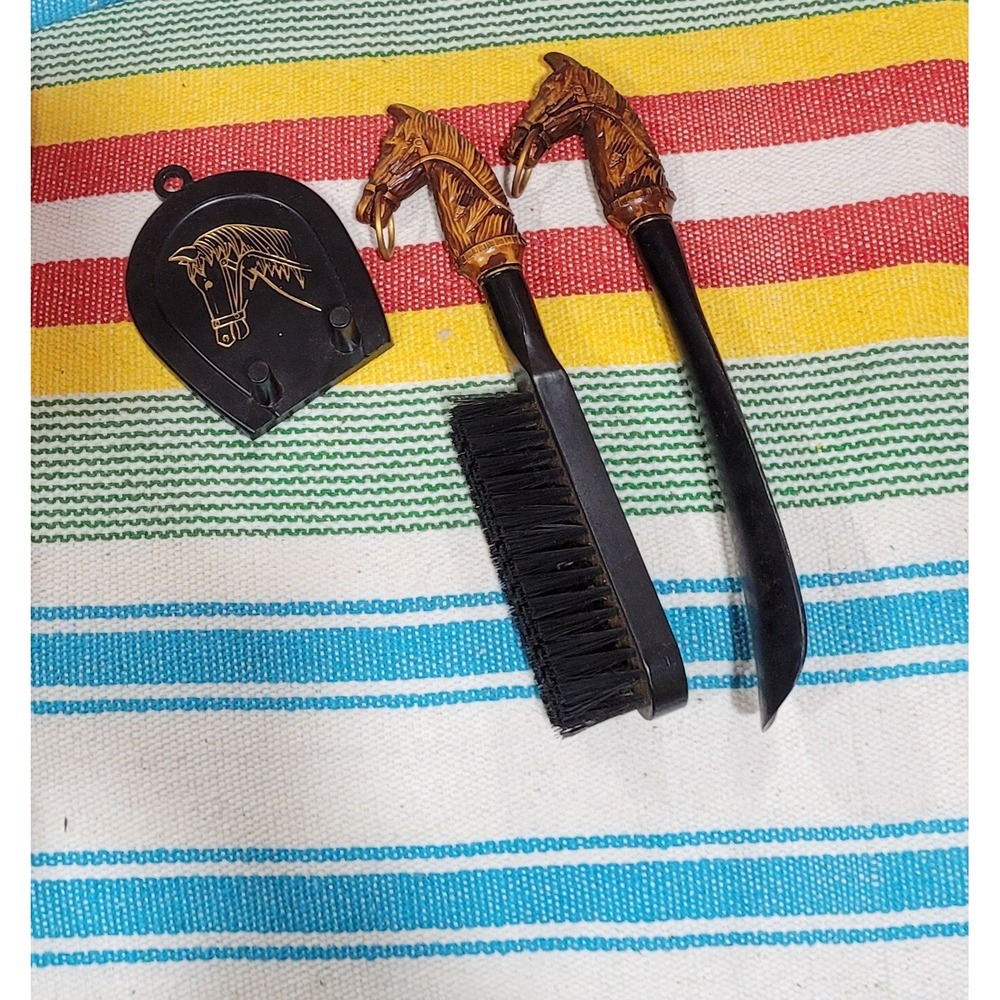 Vintage Horse Head Brush and Shoe Horn Set With Wall Plaque And Box